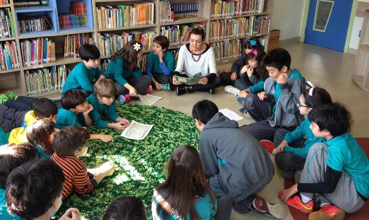 Biblioteca promove programação infantil com contação de histórias e oficina criativa no mês de abril