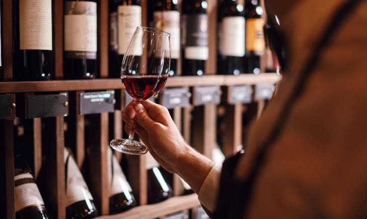 Brasil descobre o vinho e deve ampliar consumo em até 30% com calendário intenso de feriados e eventos em 2026