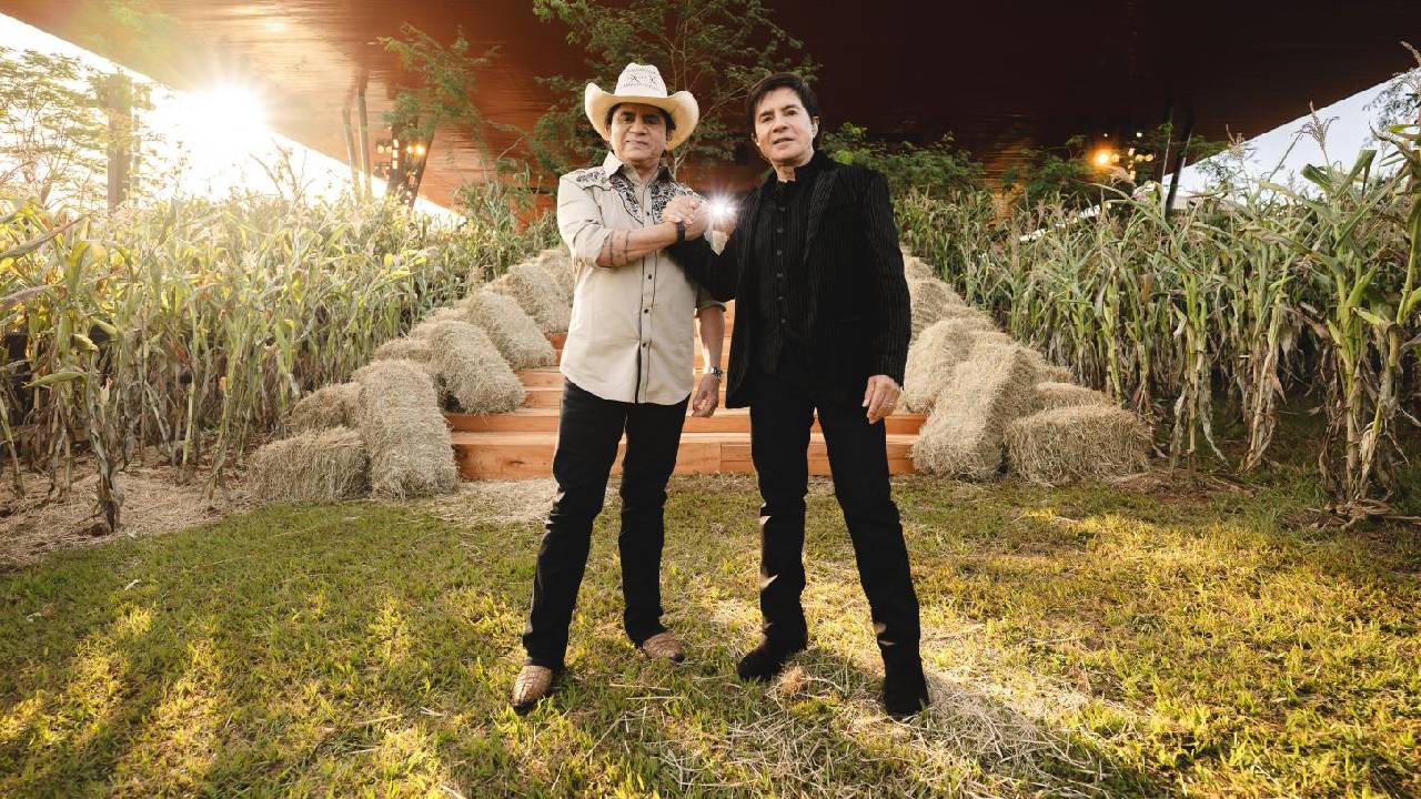 Chitãozinho & Xororó gravam audiovisual “Meninos de Roça” em momento intimista no interior de São Paulo