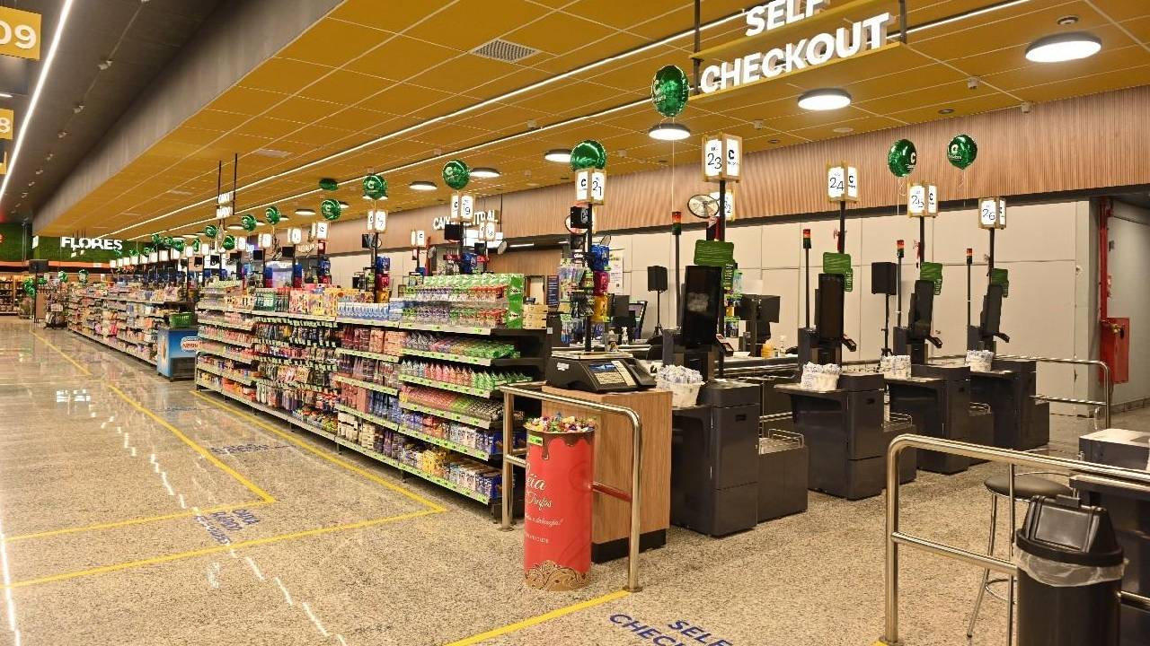 Covabra Supermercados realiza campanha de segurança no trabalho e reforça cuidado com colaboradores