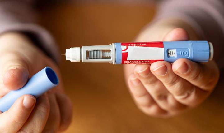 Fábrica da Cristália prepara máquinas para produzir canetas para emagrecimento