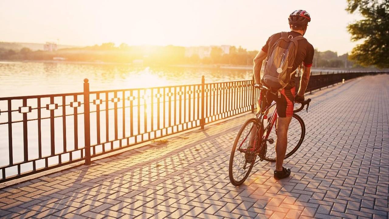 Pedalar faz bem ao coração, mas atenção aos riscos: cinco lesões comuns e como preveni-las