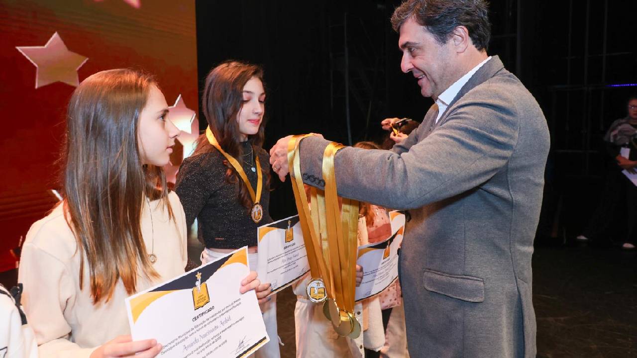 Prêmio Destaque Educação 2026 homenageia 231 estudantes da Rede Municipal