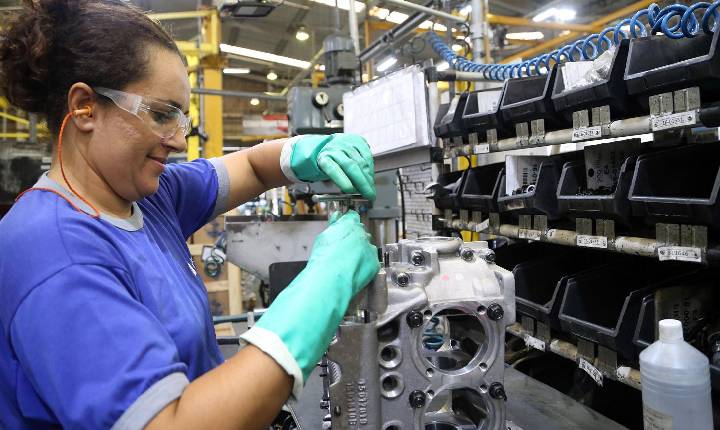 Produção da indústria regional fica estagnada em março