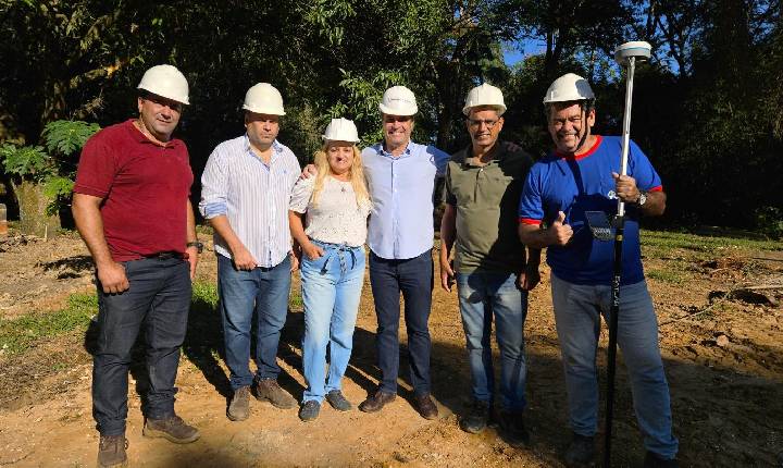 Saae realiza substituição de trecho do emissário de esgotos do Parque São Lourenço