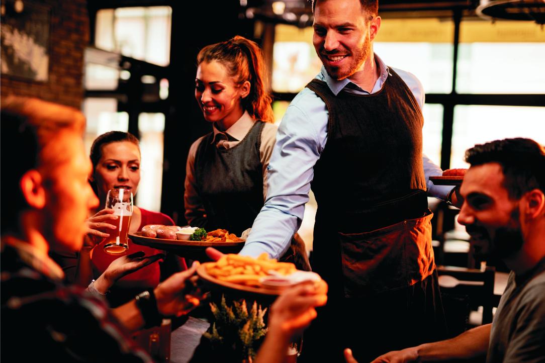 Bares e restaurantes tiveram saldo de 3.741 novos empregos na RMC em 2022