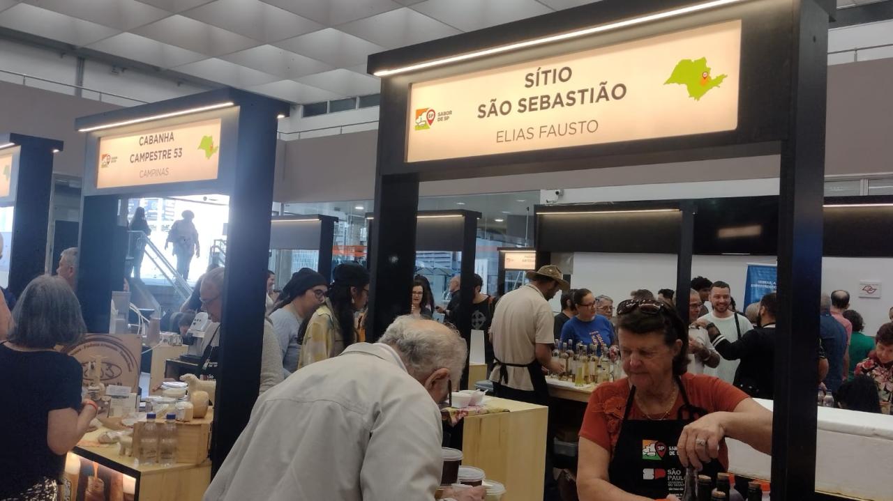 ELIAS FAUSTO PARTICIPA DE FEIRA DE TURISMO EM CAMPINAS