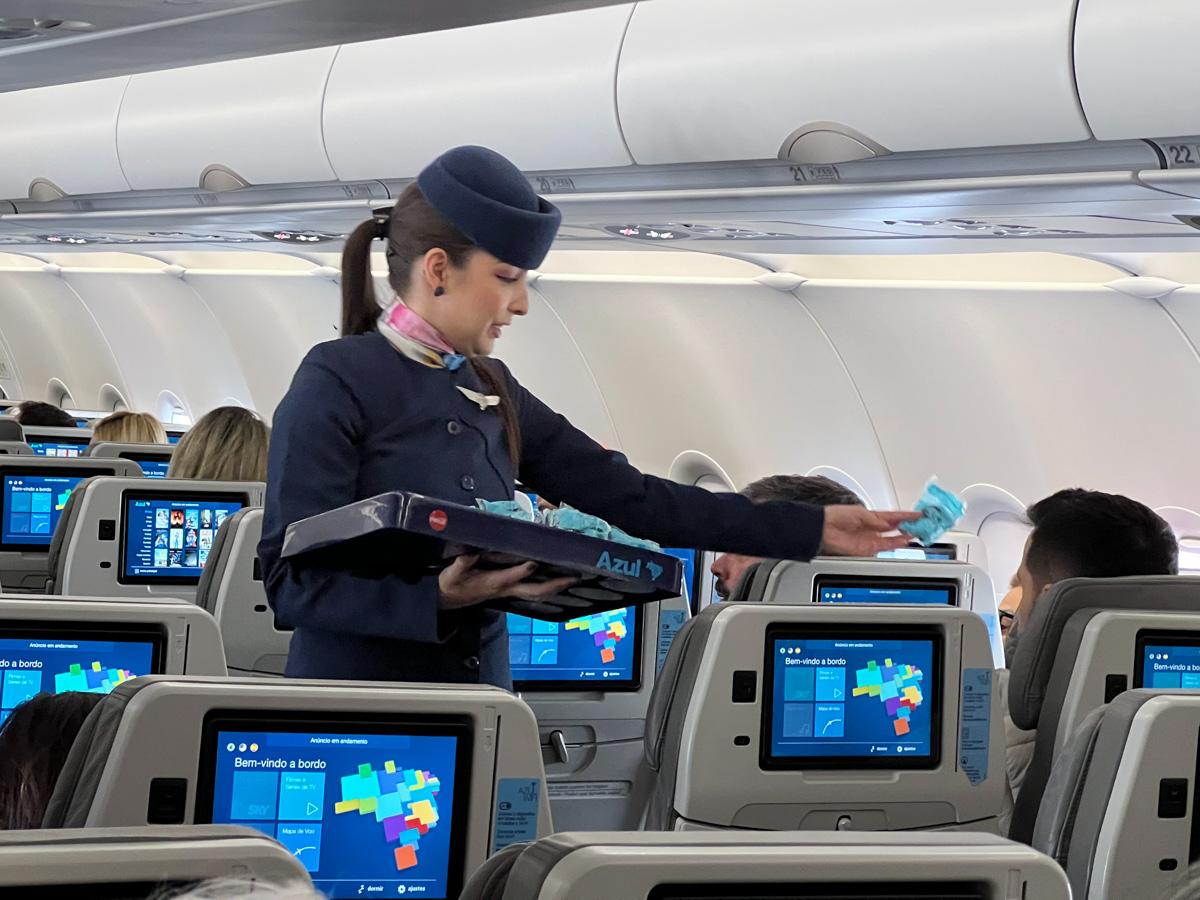 Pilotos e Comissários podem se aposentar com 20 anos de contribuição