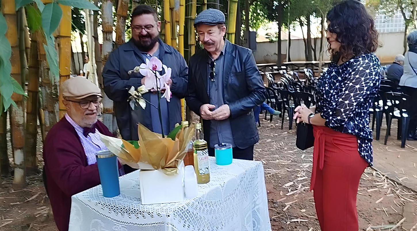 PENNA É HOMENAGEADO NO CASARÃO AO COMPLETAR 80 ANOS