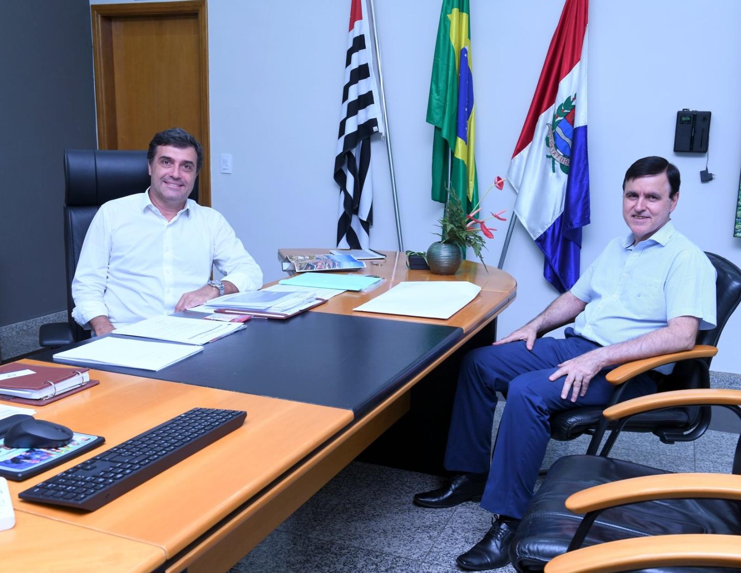 Prefeito Dr. Custódio Tavares se licencia do cargo por 18 dias para gozo de férias