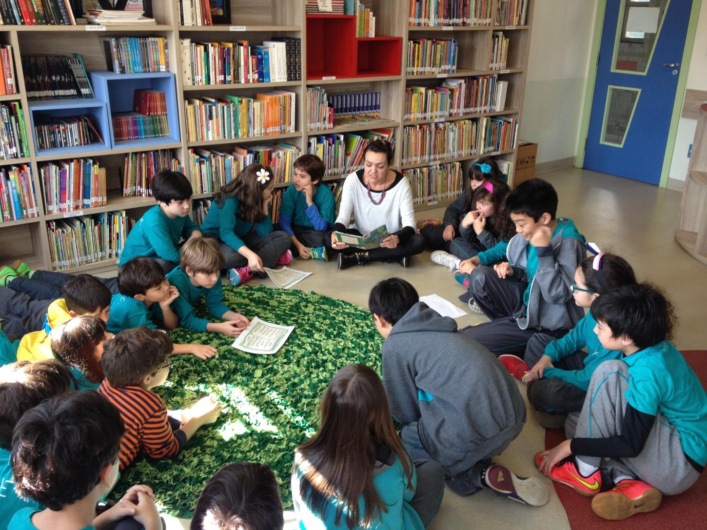 Biblioteca promove programação infantil com contação de histórias e oficina criativa no mês de abril