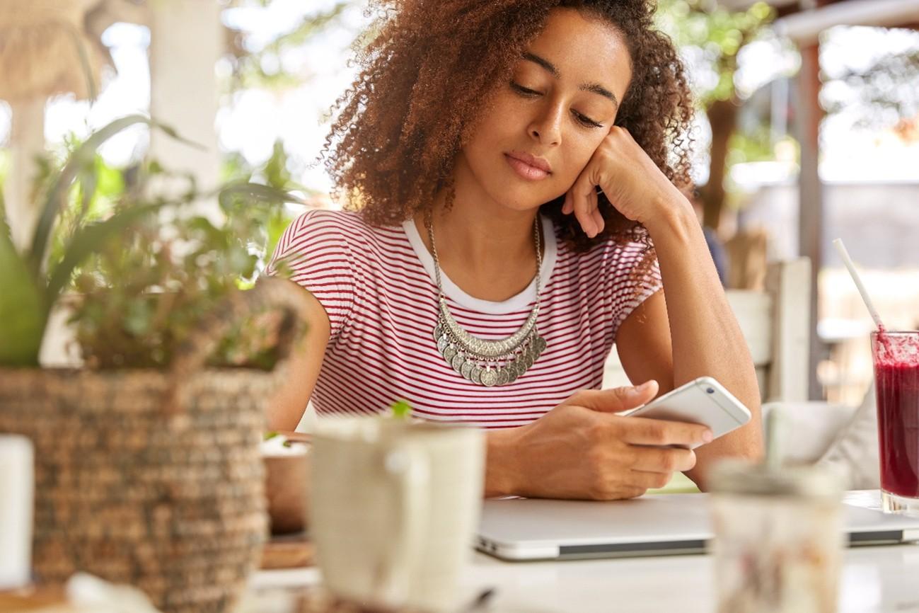 Chefe mandou mensagem no feriado: sou obrigado a responder?