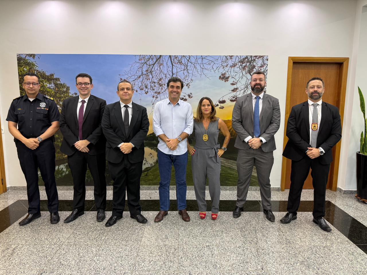 Prefeito Dr. Custódio Tavares recebe novos delegados e reforça integração das forças de segurança