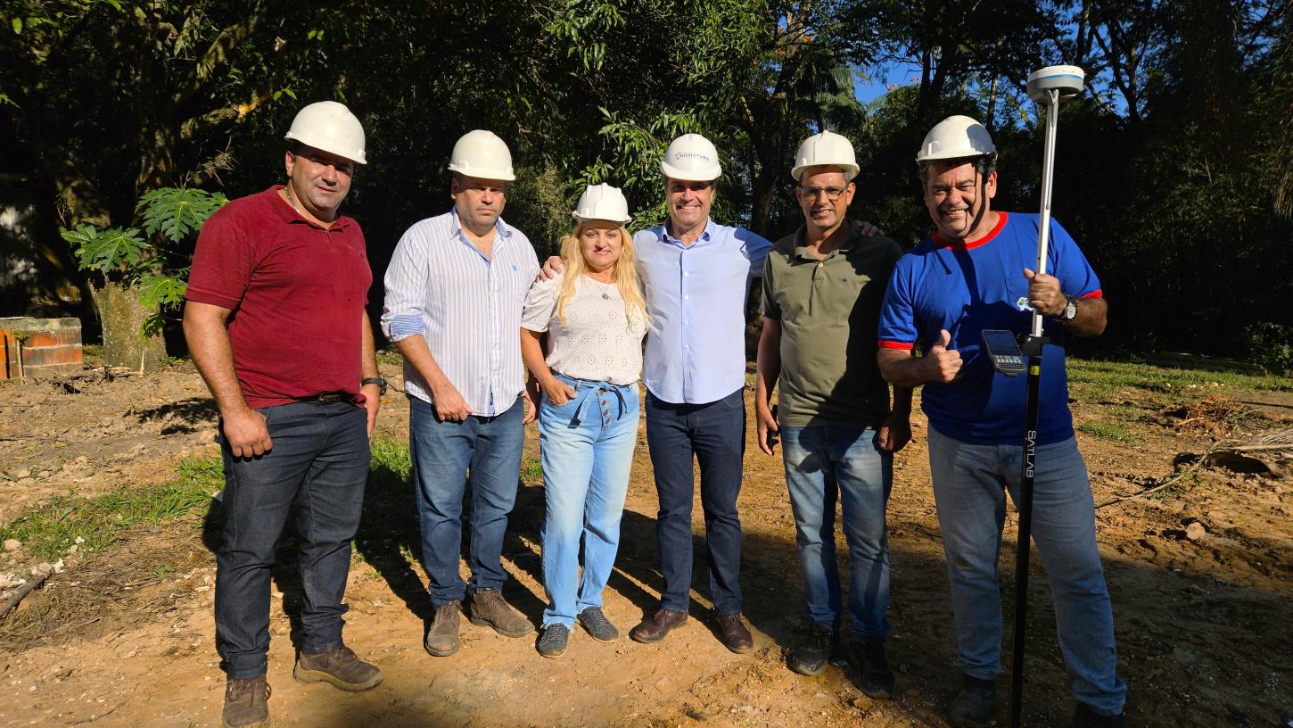Saae realiza substituição de trecho do emissário de esgotos do Parque São Lourenço