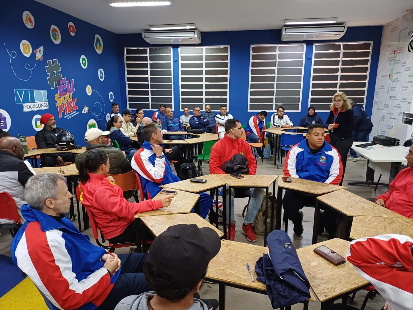 Esportes promove curso em parceria com Fiec para qualificar equipes de núcleos com piscinas