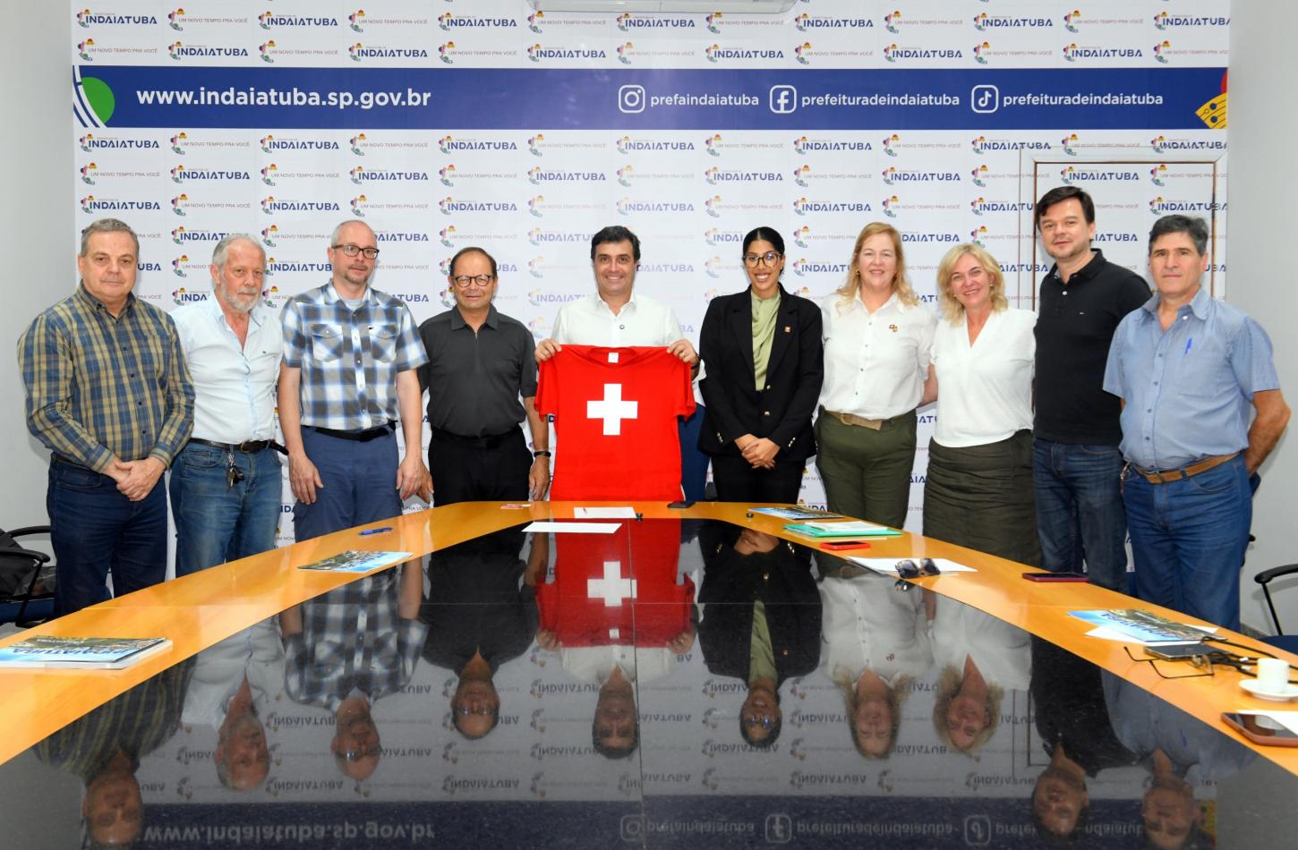 Custódio recebe comitiva suíça e dá início ao diálogo para cooperação entre Indaiatuba e Obwalden