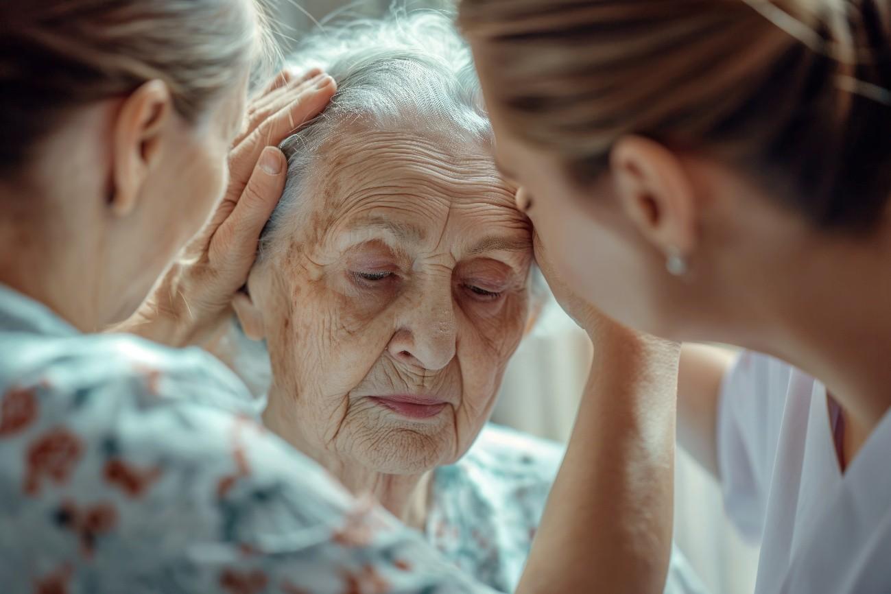 Alzheimer: sobrecarga também afeta a saúde de quem cuida