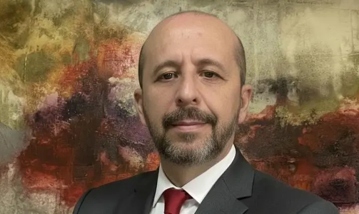 A insegurança digital e a nova arquitetura do medo: de 8 em cada 10 brasileiros temem ser vítimas de golpes digitais