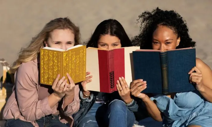 Clube do Livro Estante Queer debate 